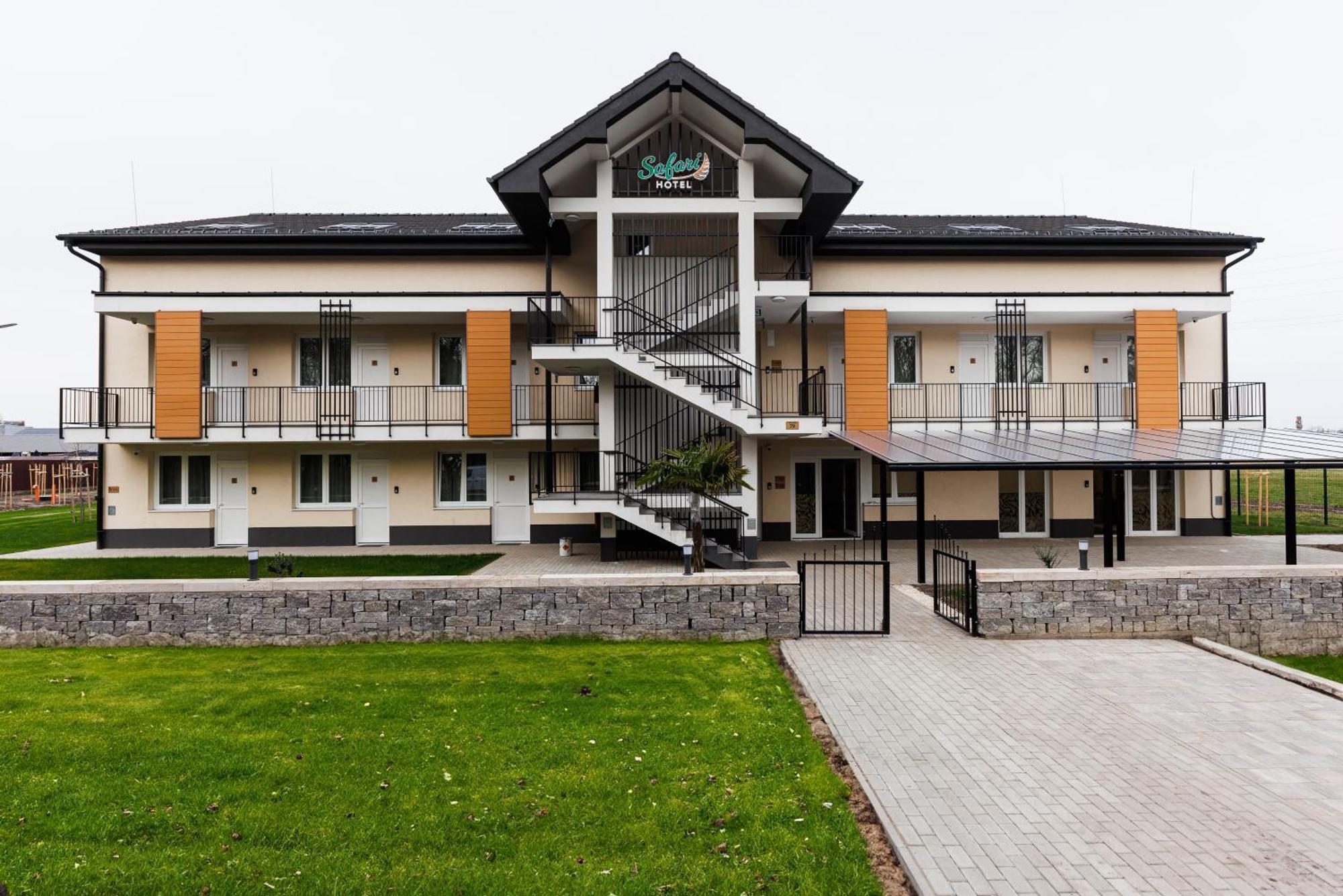 Safari Hotel 塞格德 外观 照片
