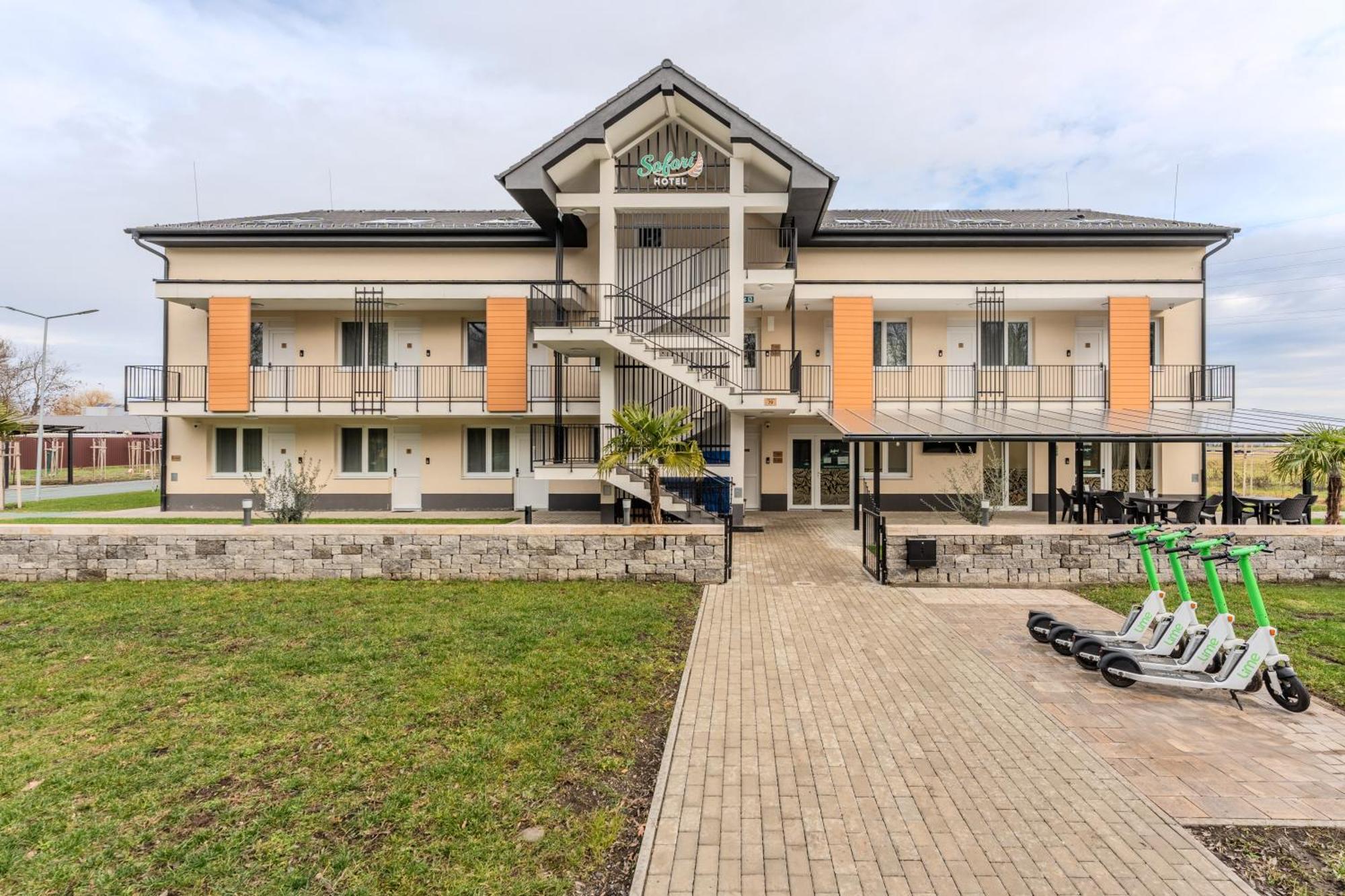 Safari Hotel 塞格德 外观 照片